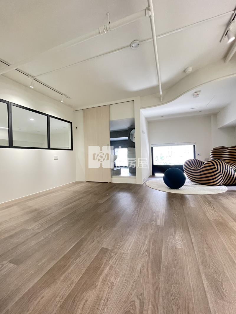 文心愛悅(A8棟)邊間朝南裝潢戶房屋室內格局與周邊環境