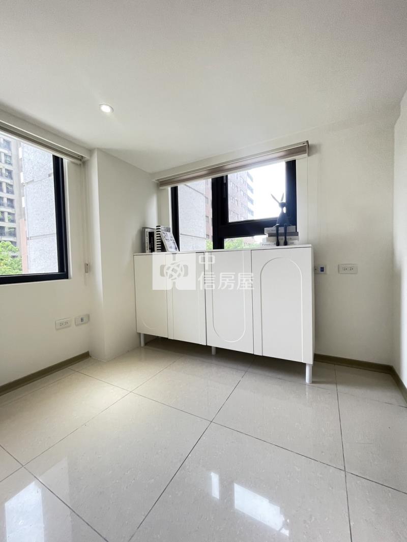 文心愛悅(A8棟)邊間朝南裝潢戶房屋室內格局與周邊環境