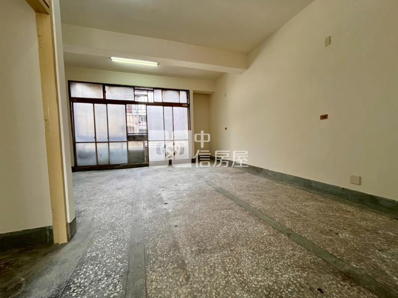 斗六成功路靜巷透天房屋室內格局與周邊環境