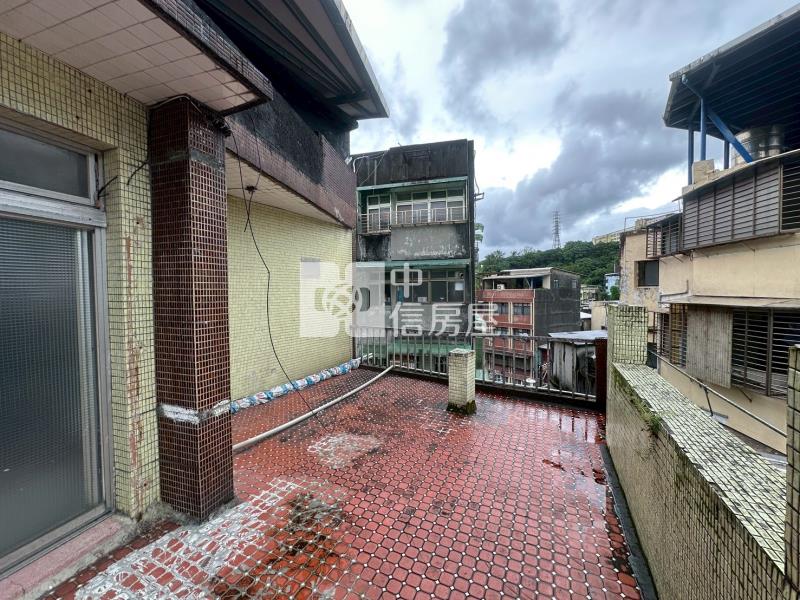▲西定路明亮露台三房房屋室內格局與周邊環境