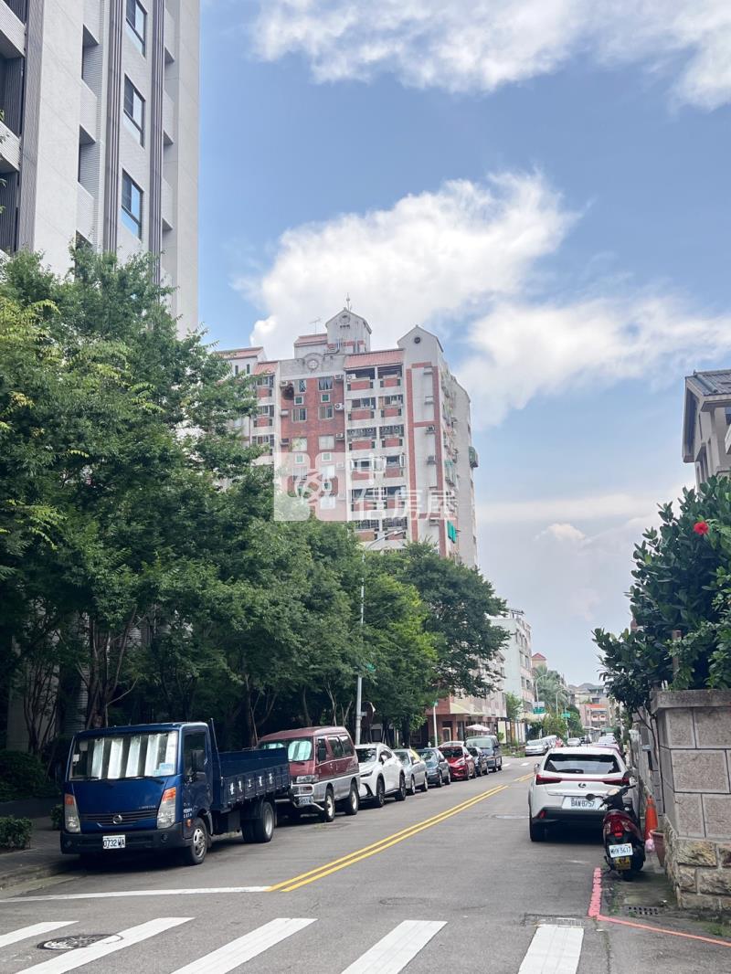 八期豐順臨路別墅房屋室內格局與周邊環境