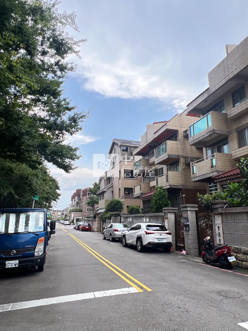 八期豐順臨路別墅房屋室內格局與周邊環境