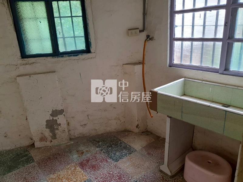 崁頂路美平房房屋室內格局與周邊環境