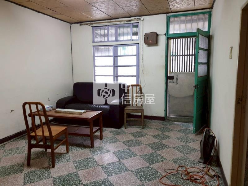 崁頂路美平房房屋室內格局與周邊環境