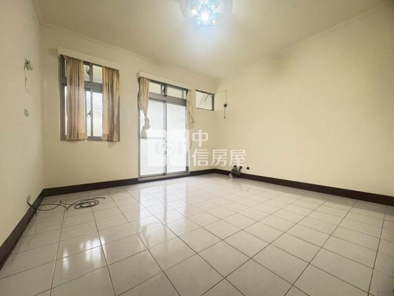 近青埔前院停車透天別墅(中信卓越團隊)房屋室內格局與周邊環境