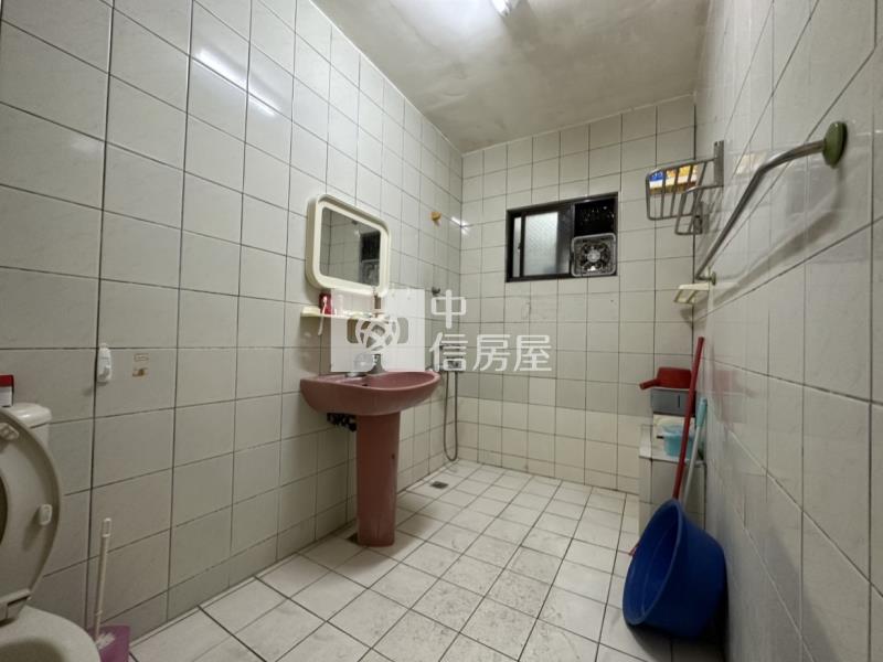 屏東房屋《榮總雙車墅透天》房屋室內格局與周邊環境