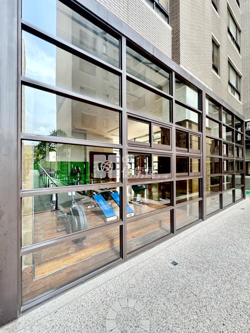 惠文國小三房平車輕屋齡房屋室內格局與周邊環境