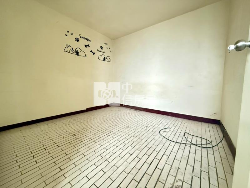 康橋河畔需整理三房無限視野戶房屋室內格局與周邊環境