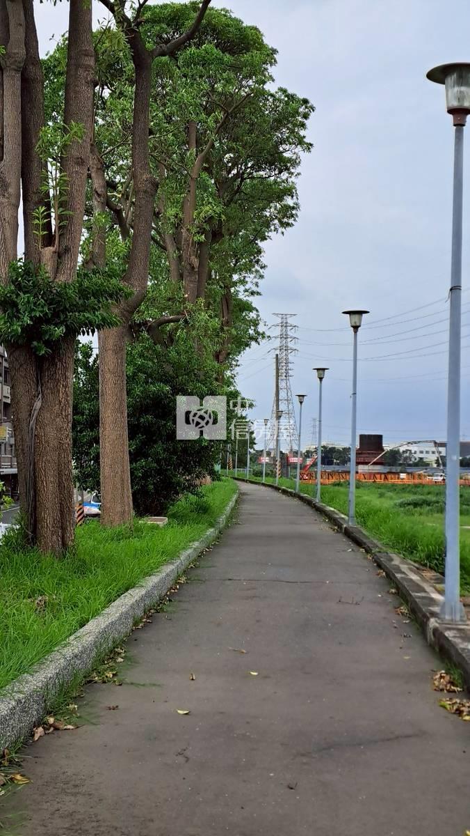 安南北外環傳統大面寬透天房屋室內格局與周邊環境