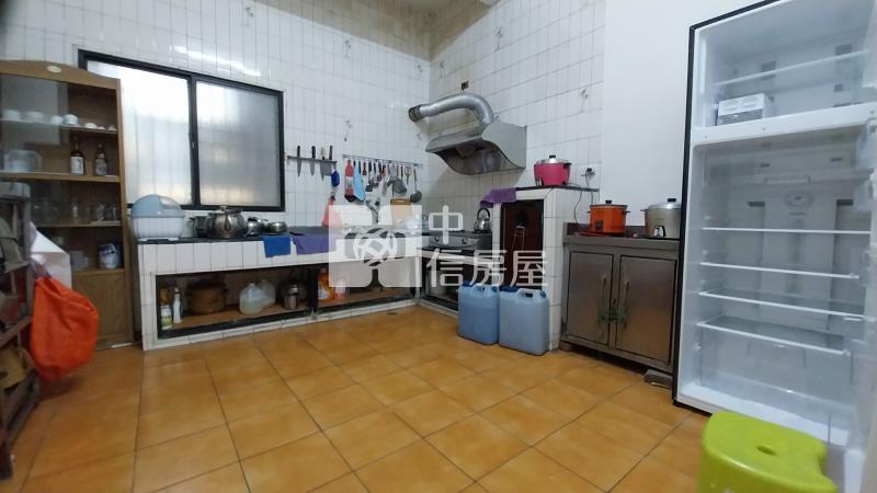 屏東房屋《榮總特區面寬孝親透天厝》房屋室內格局與周邊環境