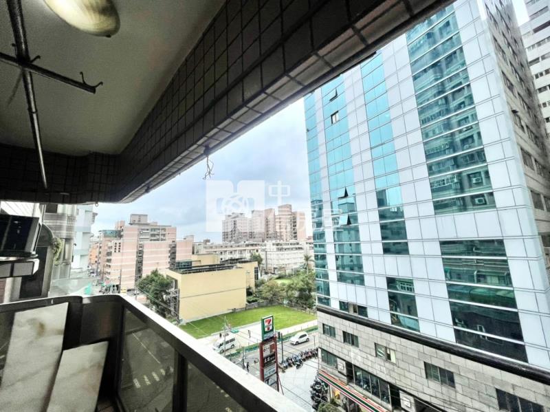 桃園中平路商圈三房車房屋室內格局與周邊環境