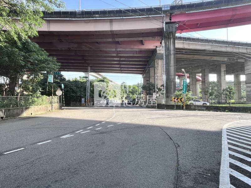 66快速道路都內面寬美農地房屋室內格局與周邊環境