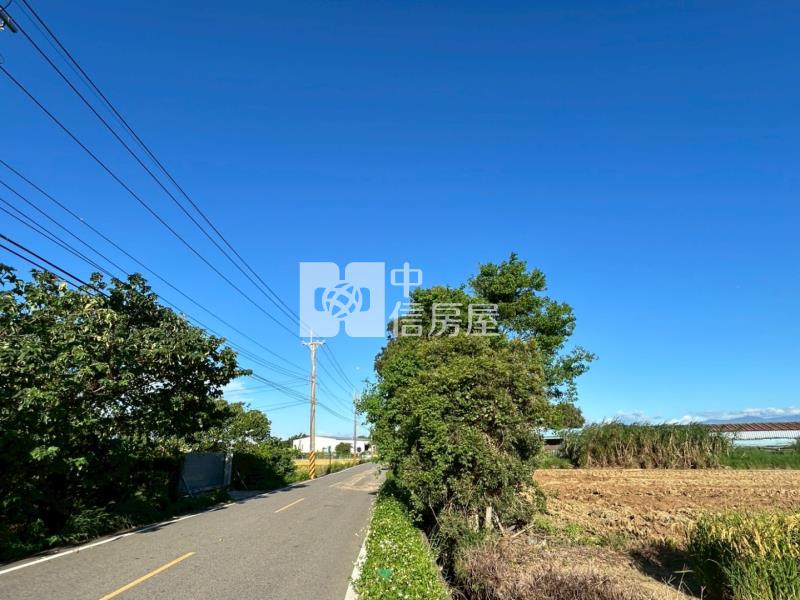 新屋埔頂路美農地803坪．雙面臨路．近市區房屋室內格局與周邊環境