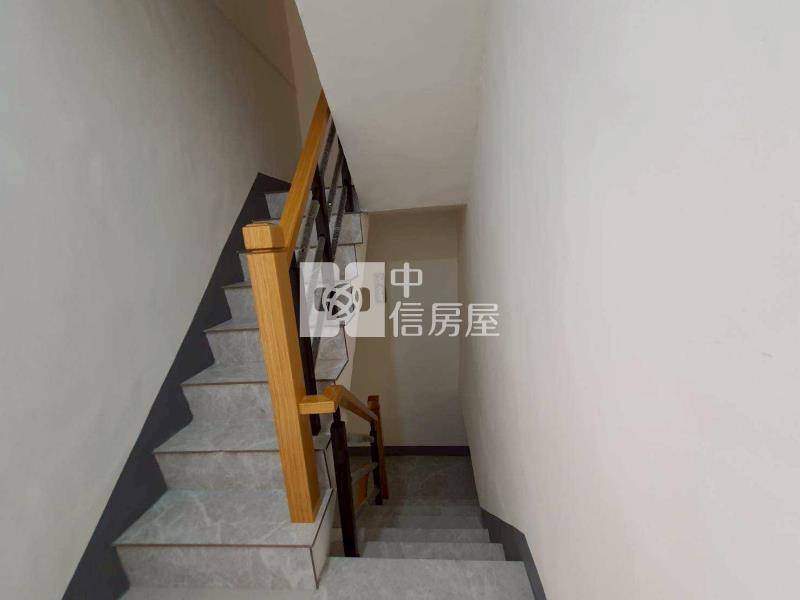 東港溫馨美透天房屋室內格局與周邊環境