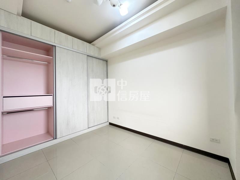 低總價輕屋齡優質三房車房屋室內格局與周邊環境