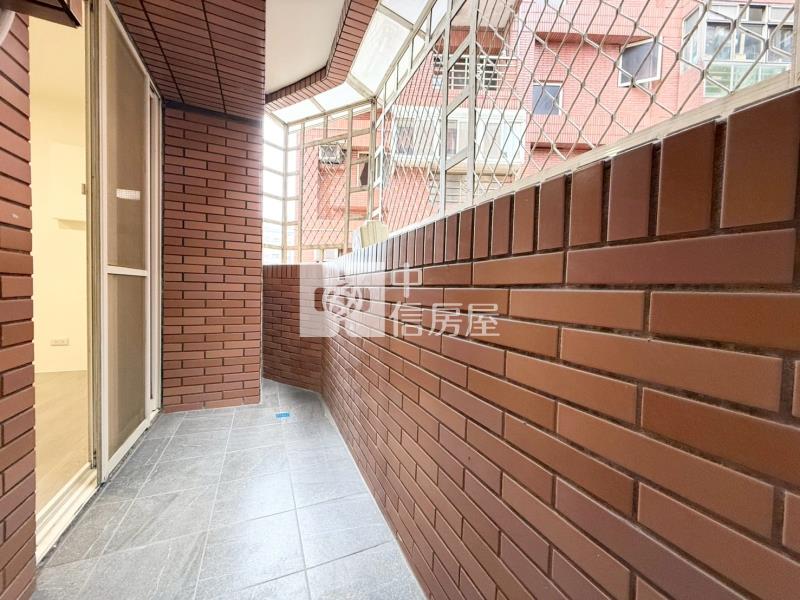 近綠捷G11站百川綠晶四房車房屋室內格局與周邊環境