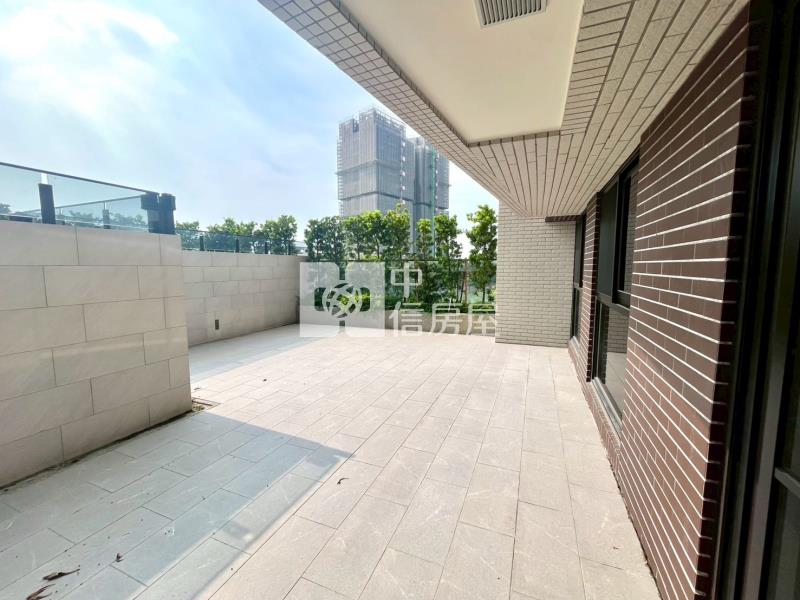 國泰Most+三房平車露臺戶房屋室內格局與周邊環境