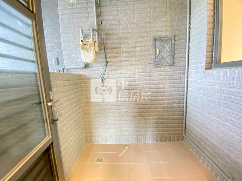 四月泊樂高樓層三房平車房屋室內格局與周邊環境