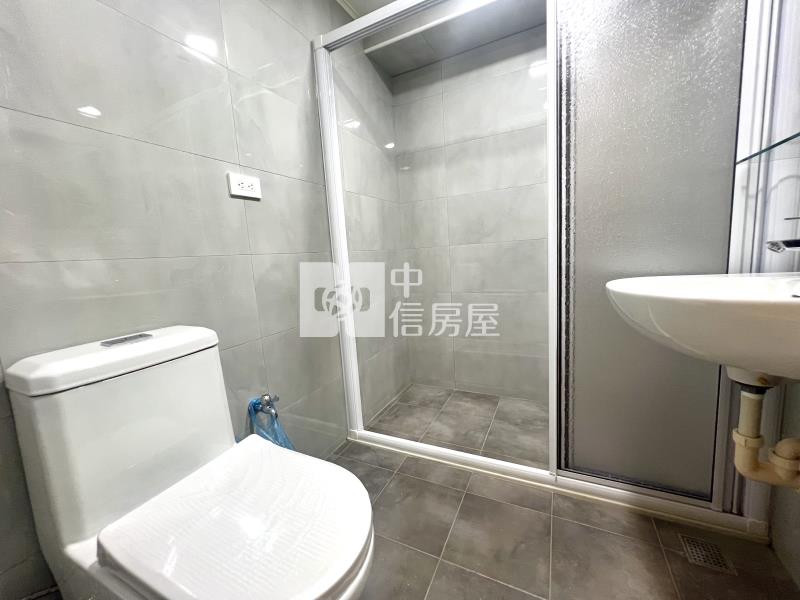 頂好文心三改大二房平車房屋室內格局與周邊環境