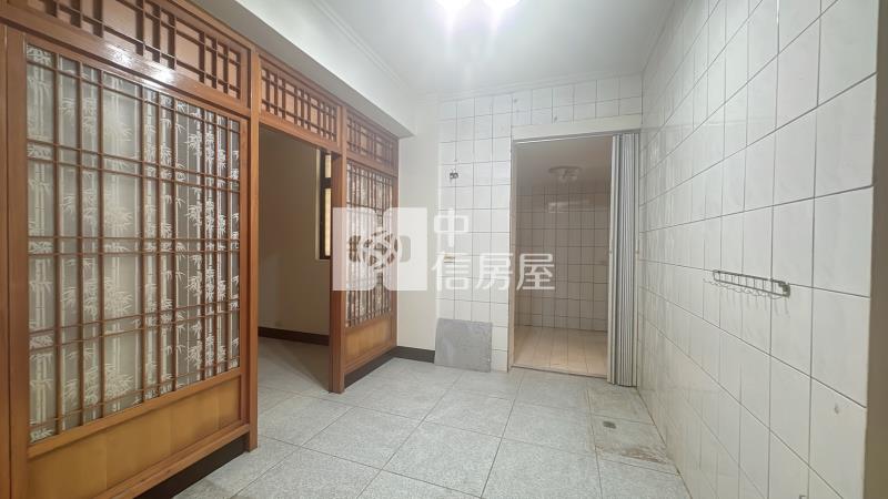內壢後站稀有庭園2+1房房屋室內格局與周邊環境