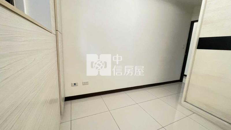 專-新勢萬坪公園鴻築吾江3房車房屋室內格局與周邊環境