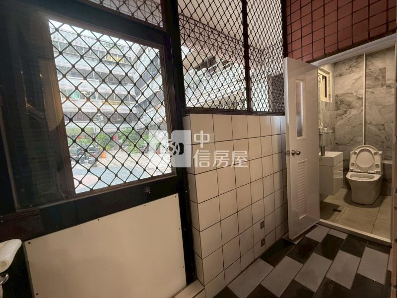 南太平精美樓店房屋室內格局與周邊環境