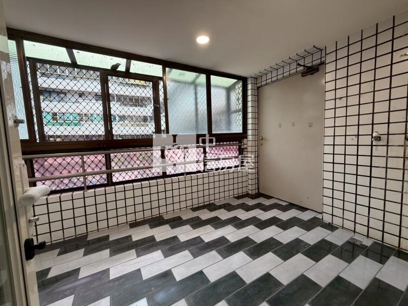 南太平精美樓店房屋室內格局與周邊環境