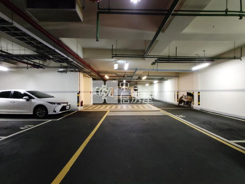 八擴重劃區精美四房雙車位房屋室內格局與周邊環境