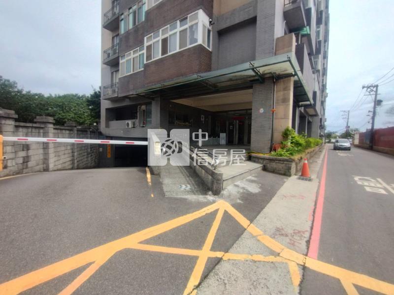 近龍安商圈.武陵高中精美3房車房屋室內格局與周邊環境
