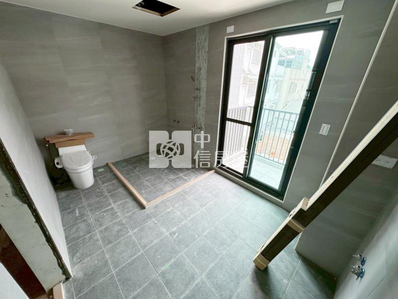 《仁美至善》成功商圈側院多車大地坪電梯別墅(E1)房屋室內格局與周邊環境