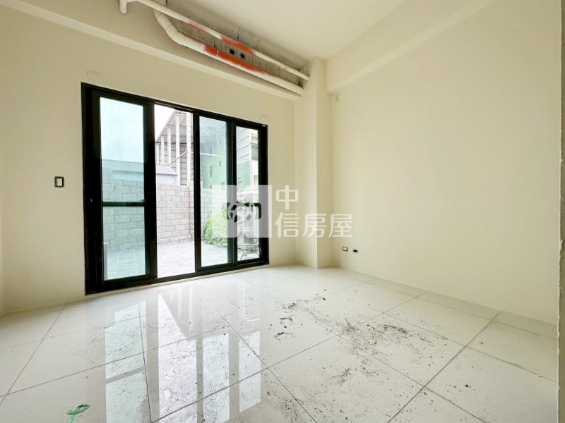 《仁美至善》成功商圈側院多車大地坪電梯別墅(E1)房屋室內格局與周邊環境
