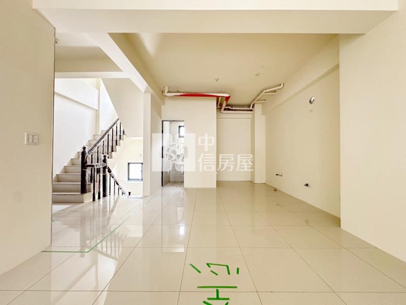 《仁美至善》成功商圈側院多車大地坪電梯別墅(E1)房屋室內格局與周邊環境