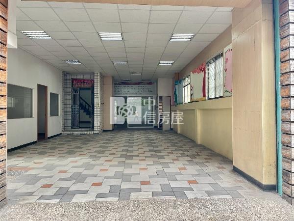 仁武大面寬邊間雙車墅房屋室內格局與周邊環境