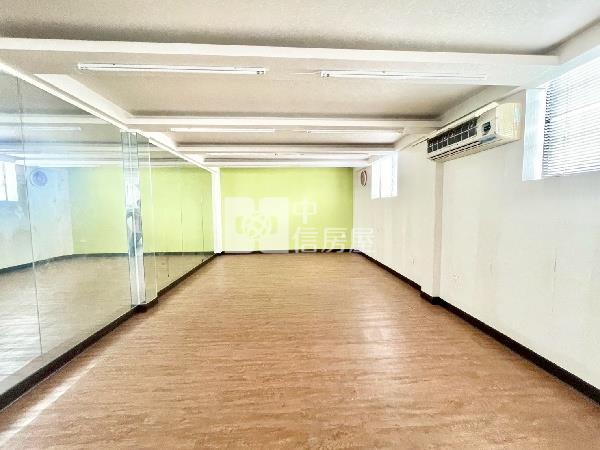 仁武大面寬邊間雙車墅房屋室內格局與周邊環境