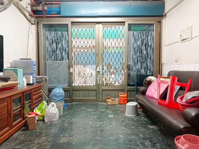 漢民商圈稀有4樓車庫透天房屋室內格局與周邊環境