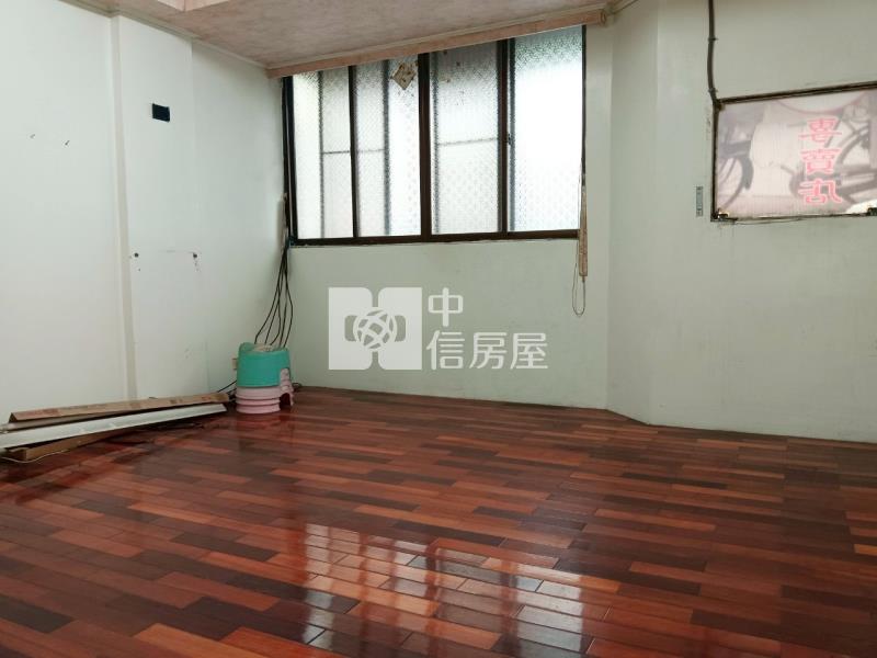 漢民商圈稀有4樓車庫透天房屋室內格局與周邊環境