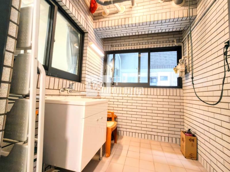 樹孝商圈*太子欣世界*大四房+3平車房屋室內格局與周邊環境