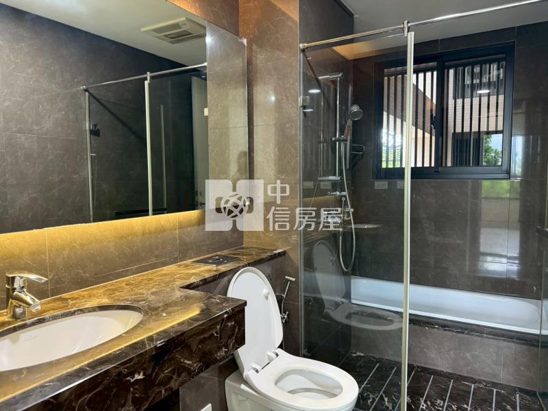 千謙苑朝南三房平車房屋室內格局與周邊環境
