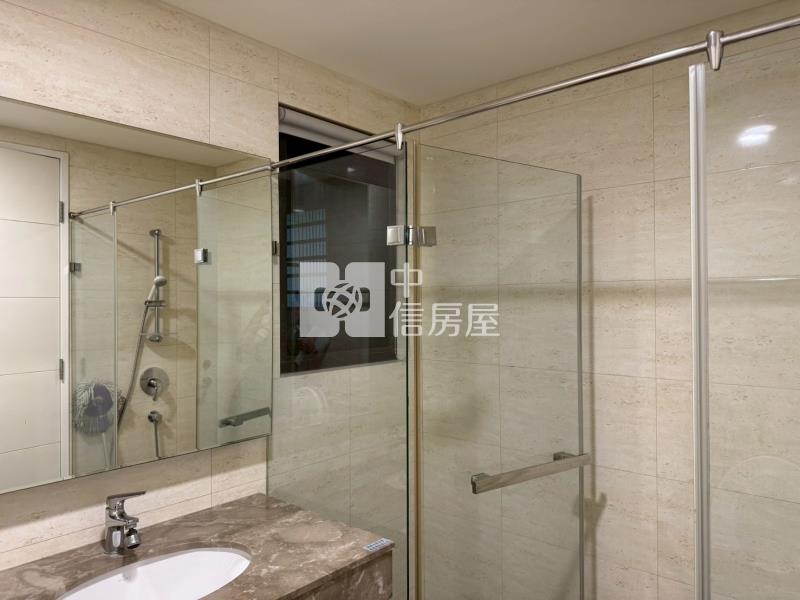 千謙苑朝南三房平車房屋室內格局與周邊環境