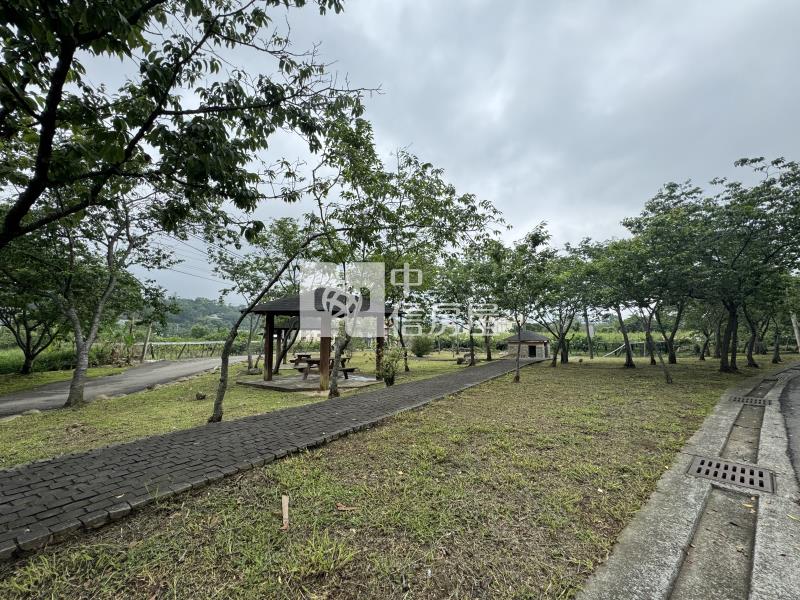 新社平坦美農地房屋室內格局與周邊環境