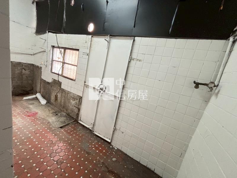 塗城商圈騎樓停車欠修理透天房屋室內格局與周邊環境
