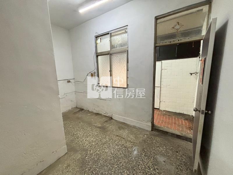 塗城商圈騎樓停車欠修理透天房屋室內格局與周邊環境