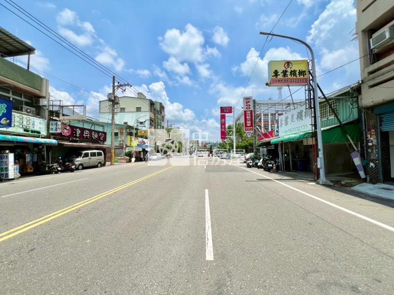吳鳳南路店面建地房屋室內格局與周邊環境