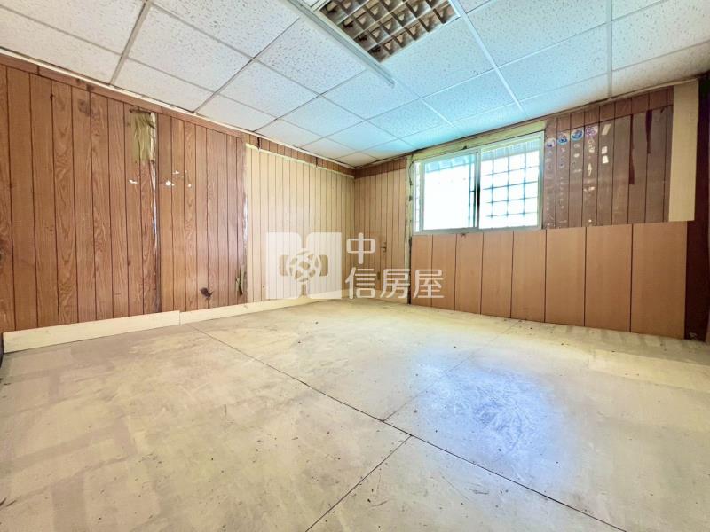 吳鳳南路店面建地房屋室內格局與周邊環境