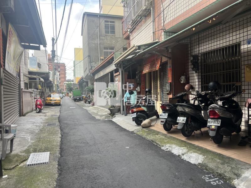 太平雙面臨路大面寬建地房屋室內格局與周邊環境
