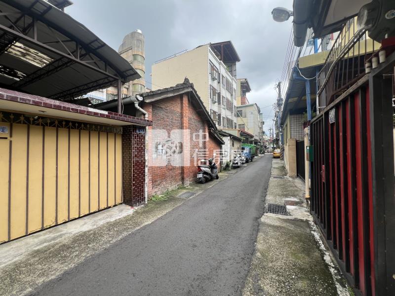太平雙面臨路大面寬建地房屋室內格局與周邊環境
