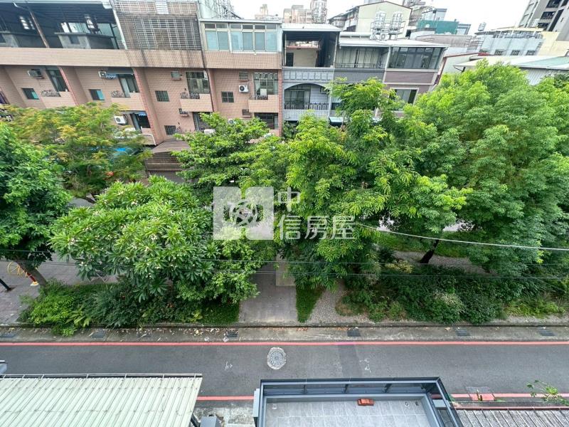 益民商圈綠園道旁四大套房車庫別墅房屋室內格局與周邊環境