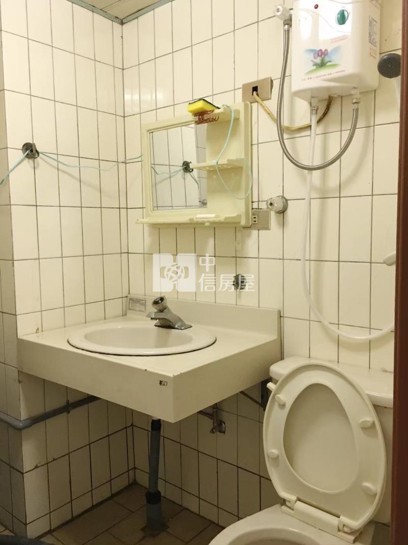 中原小富翁鈔值美套房房屋室內格局與周邊環境
