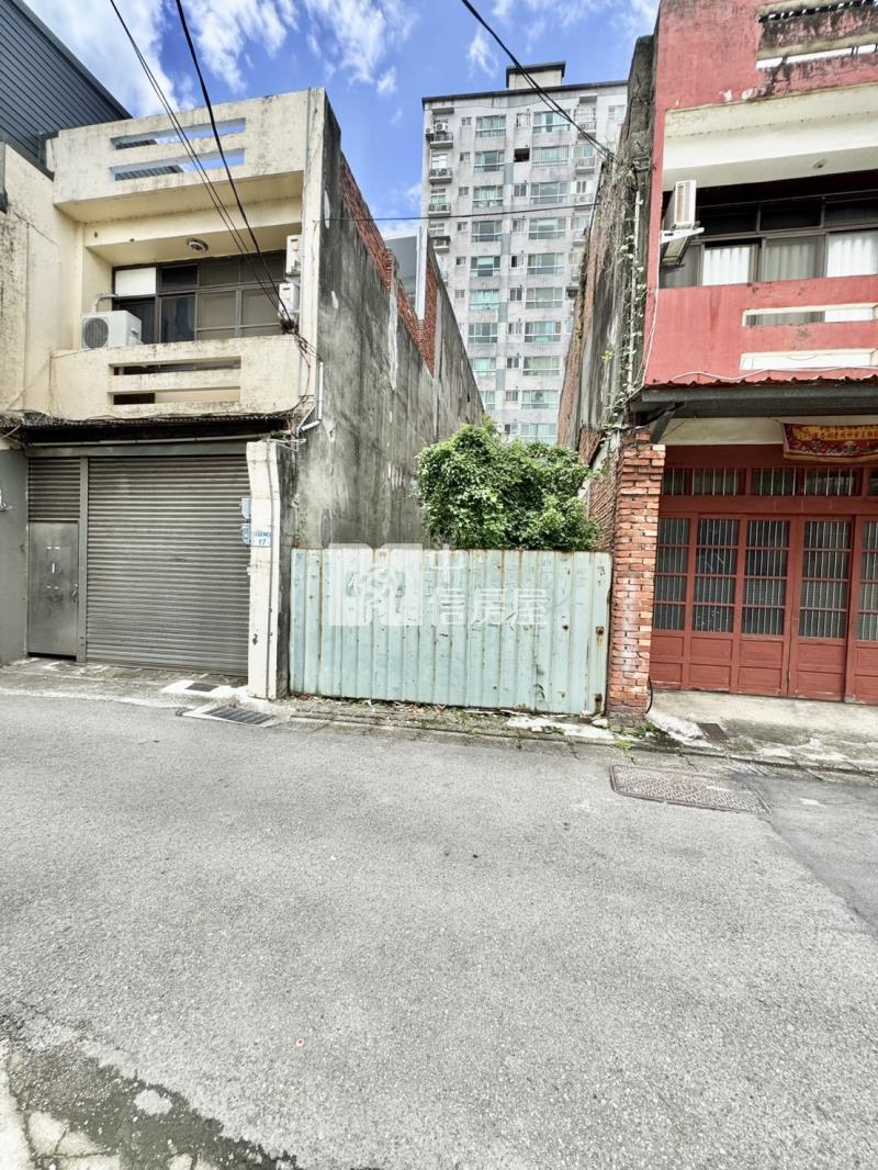陽明醫院斜對面.近新勢國小活巷住宅區建地房屋室內格局與周邊環境