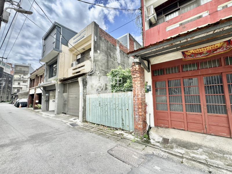 陽明醫院斜對面.近新勢國小活巷住宅區建地房屋室內格局與周邊環境